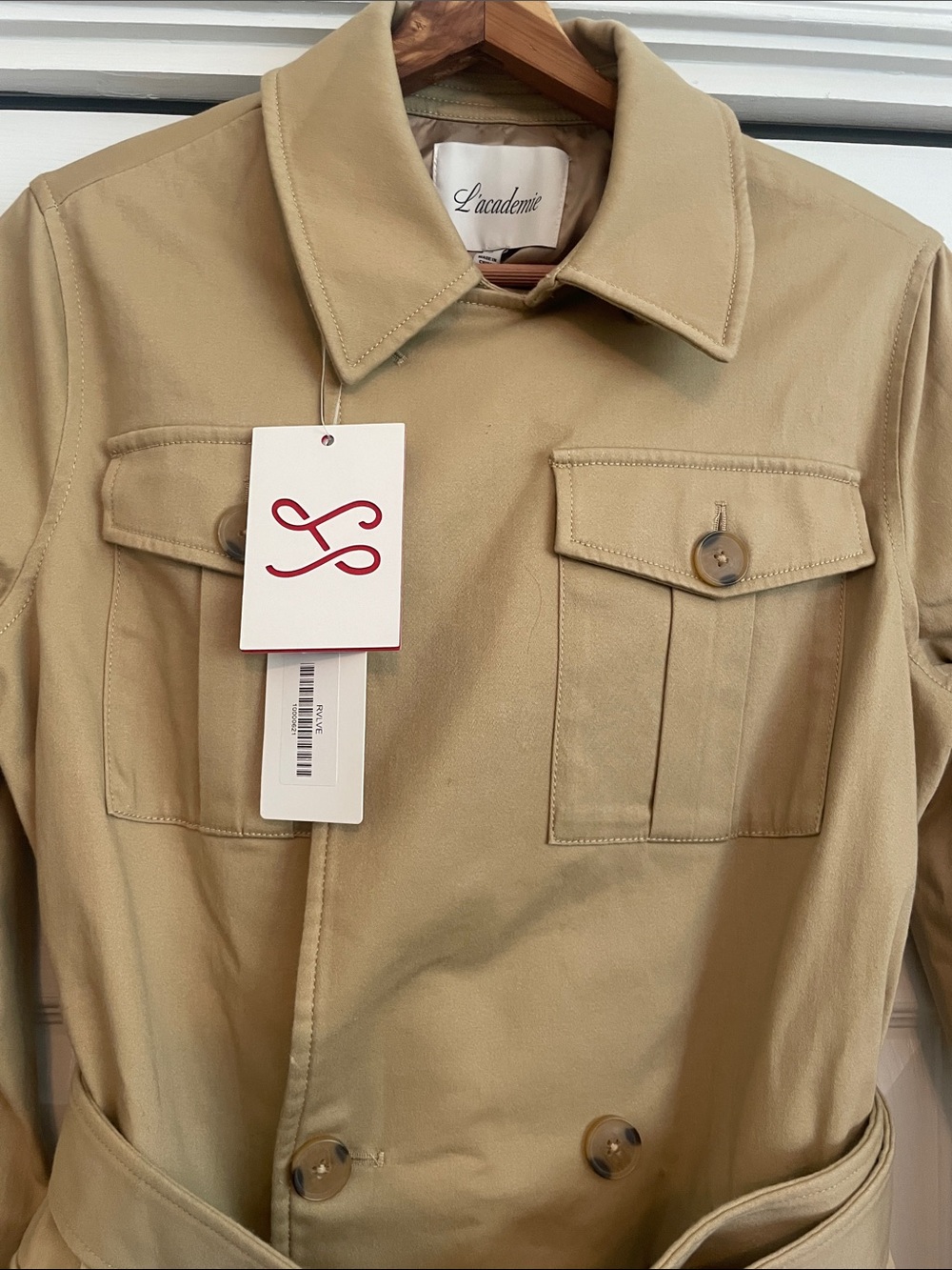 New L’academie Provins Mini Belted Trench Dress in Tan size Small - Picture 4 of 12